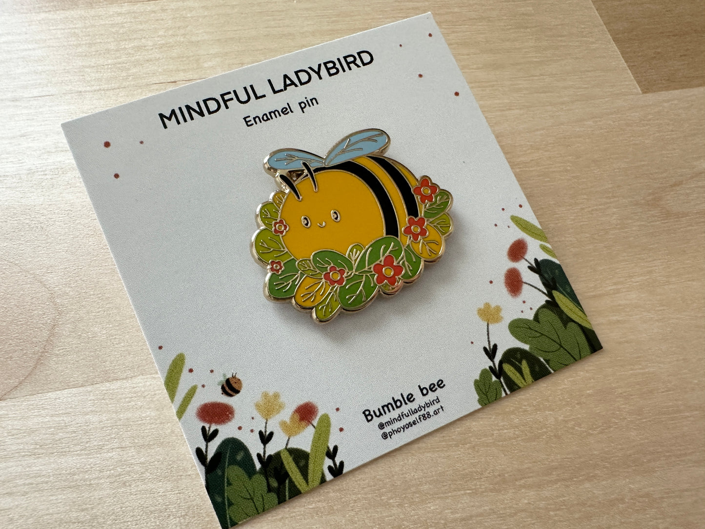 Bee On Leaves Hard Enamel Pin